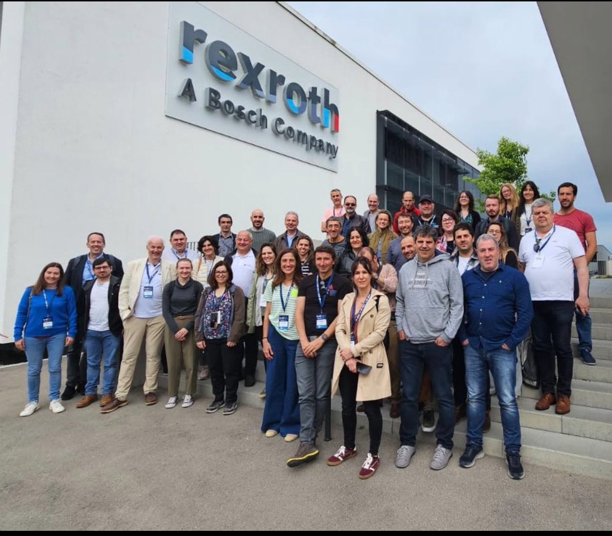 ies_luisvives's tweet photo. Segundo día LCAMP 2024 Conference in Germany! Todos participantes moved from theory to practice visiting two leading regional companies in the Advanced Manufacturing sector and training programmes:
⚙️@BoschDE
@ies_luisvives
#LCAMP https://t.co/lnvJuRPJ5h