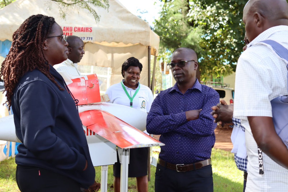 Participating in the legal aid clinic at the Nyamira Law Courts, organized by the Judiciary today. 

We took this opportunity and engaged with community members, providing them with essential information on sexual & reproductive health and rights & GBV.
#educateeradicate