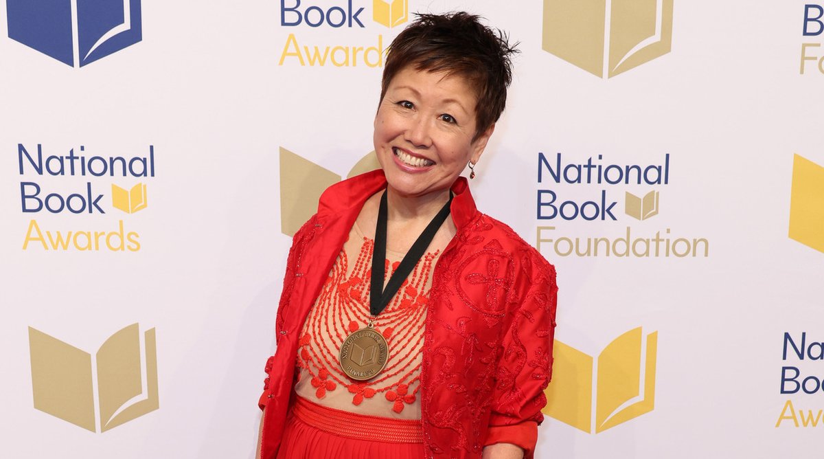 .@BNBuzz announced the winners of its fourth annual Children’s and YA Book Awards. THE MISFITS: A ROYAL CONUNDRUM, written by @LisaYee1 and illustrated by @dsantat, was named the overall winner, with Xin Li and Lauren Roberts also taking home awards. ow.ly/XrhS50RHj11