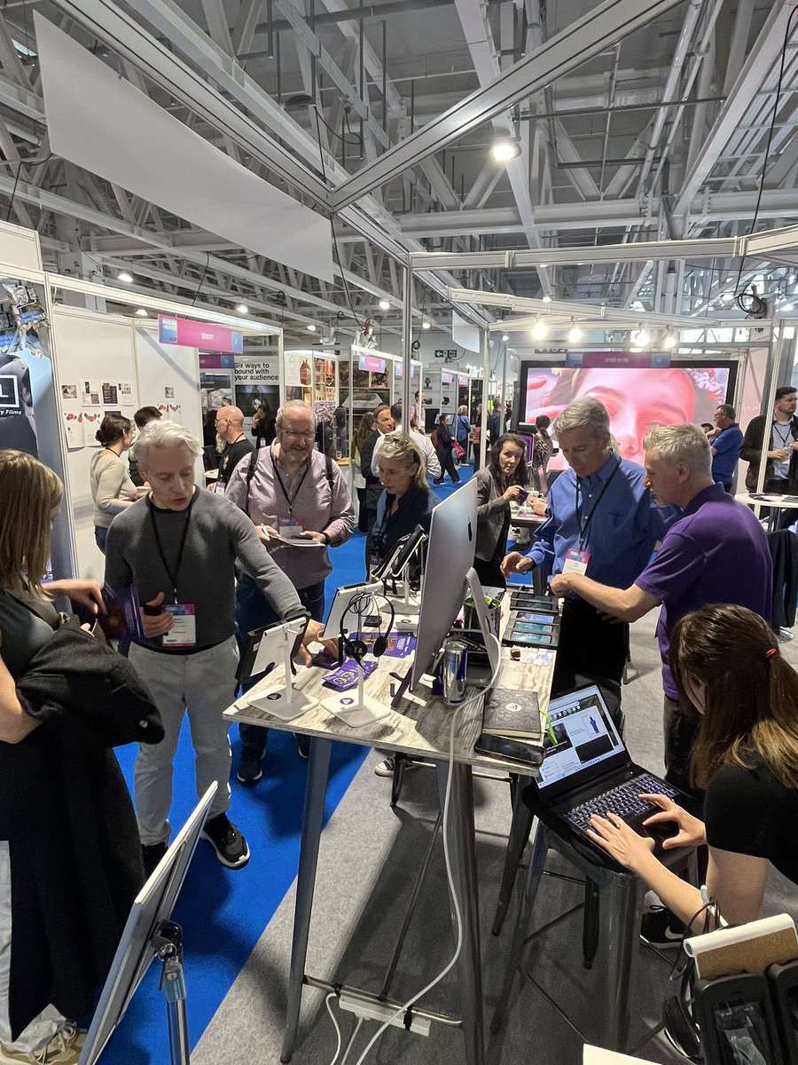 Emma Thompson tweet media