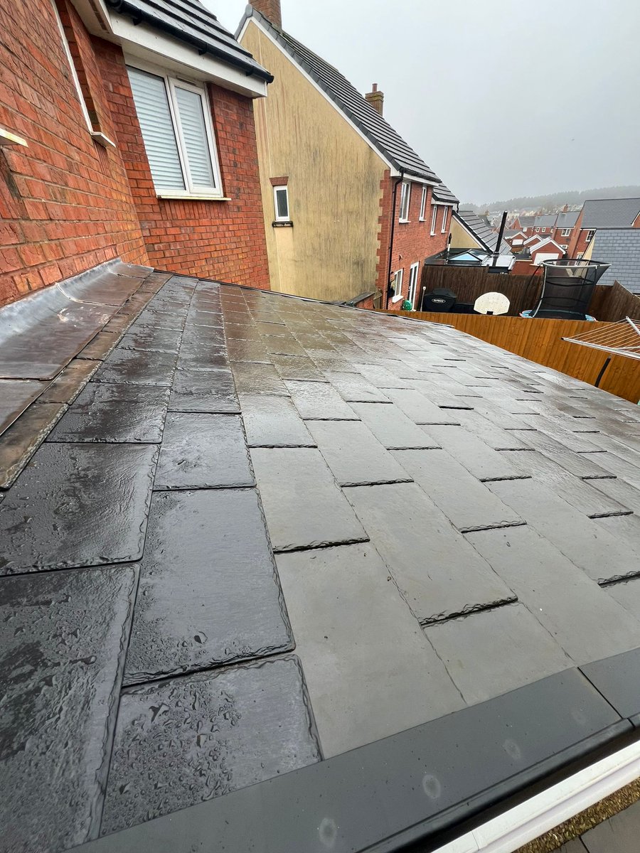 Keep the peace in and the noise out with Falcon #SolidRoofs. ☔💨

#SolidRoofs offer a superb U-value bundled with a 10-year manufacturer warranty and a wide range of tiles and slates to complement any #SouthWales Home!

#FalconInstallations #HomeImprovement #BeforeAndAfter