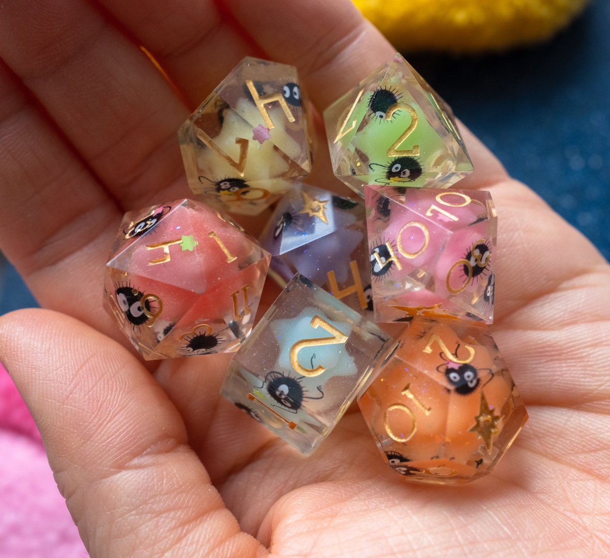 Juice_BoxStudio's tweet photo. Time to feast !⭐️⚫️ Soot sprite dice sets will be available in the upcoming mini shop update this Saturday, May 18, 12PM EDT! Preorders for these will happen AFTER the mini update and more details will be posted later. https://t.co/cWIAywX9Pq