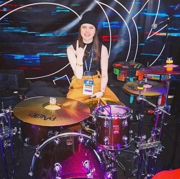 A super talented Port Glasgow drummer is all set to make a remix of west of Scotland's dance classic 'Bits n Pieces' for the Euros after her own remake went viral. dlvr.it/T6wfBx 👇 Full story