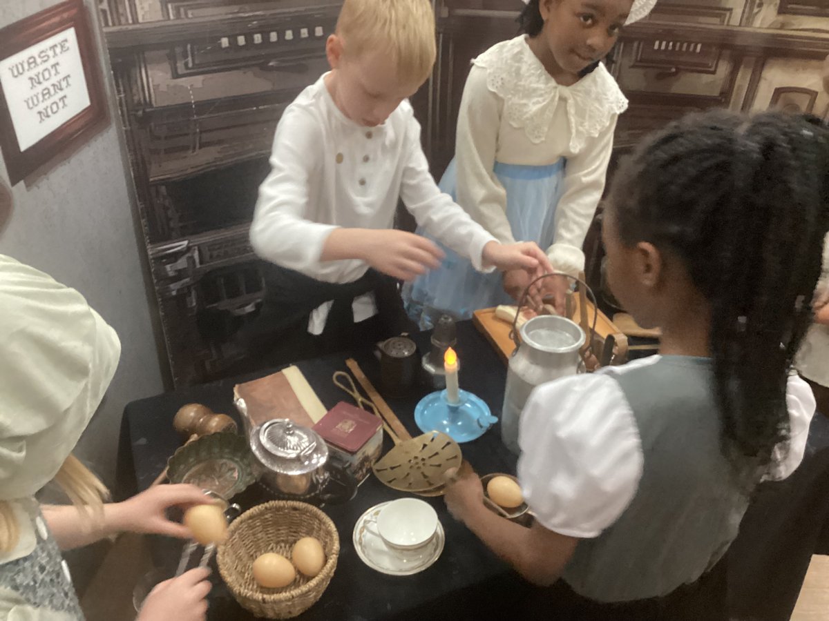 Year 2 had a great Victorian Day with our visitor from 'History Off The Page' today. This morning the children experienced some of the many different jobs that Victorian servants did to help their masters...
