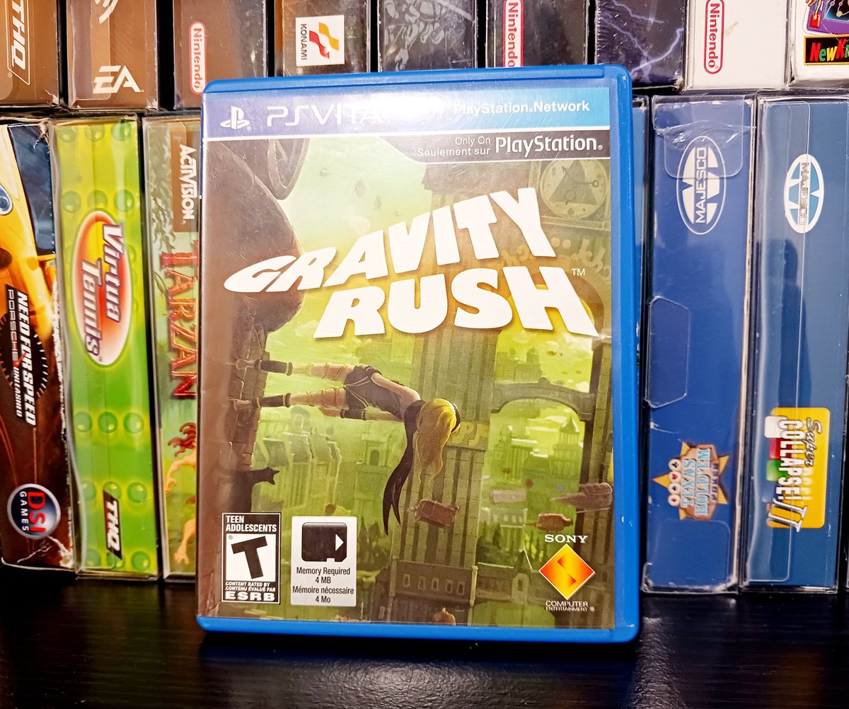 If you just acquired the lovely Vita, I highly recommend you to try Gravity Rush 🐱
Beautiful game, with a beautiful character. A world filled with mystery, for you to discover. You be glad you did 🎮 #WednesVitaday