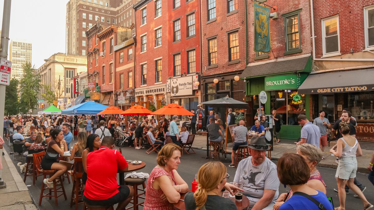 🎉 JUST ANNOUNCED: The Old City Eats Block Party returns Thursday, June 20 from 5-9PM! Kick off summer in #OldCity with 15+ restaurants, entertainment, and more: oldcitydistrict.org/things-do/old-… #VisitPhilly #DiscoverPHL #StartHere