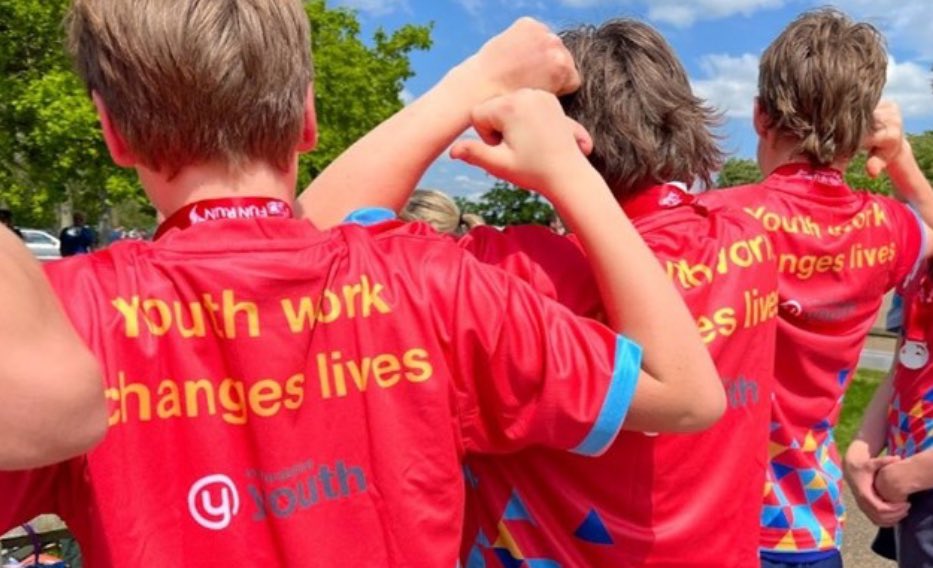On Sunday 33 members of @jsocialradley will be running the @blenheim7k, supporting the YPSA work done by @oxfordshireyouth. To donate click the link in the bio. #Youth4Youth