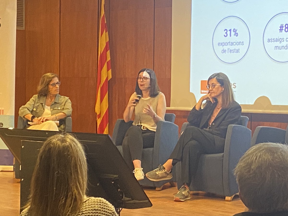 ➡️ @AuriaAB ens presenta @biocat_cat i la BioRegió de Catalunya. L’ecosistema de ciències de la vida i innovació en salut de Catalunya és un dels hubs innovadors més dinàmics d’Europa i suposa un 7,9% del PIB a Catalunya ✅✨