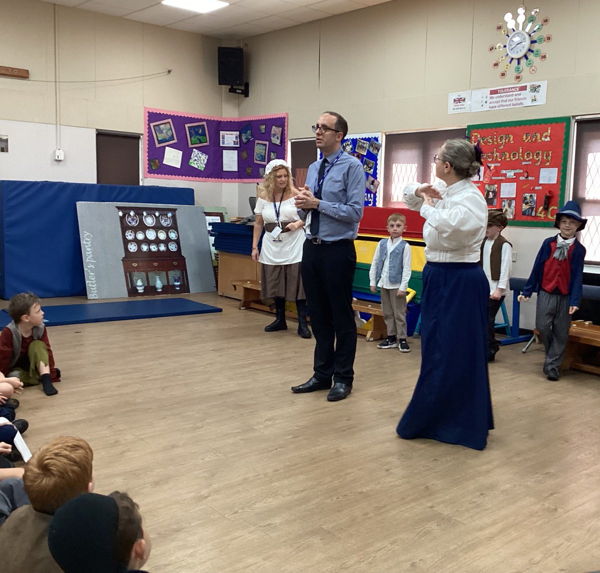 At Year 2's Victorian Music Hall show we even had children showing off their mind-reading skills. Not that there was much to find in Mr Hancock's mind! 😄