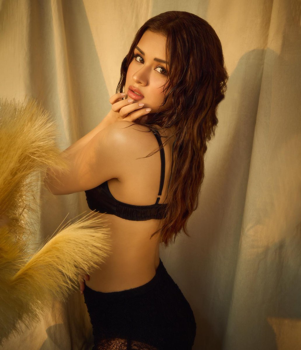 #AvneetKaur 🥵🥵