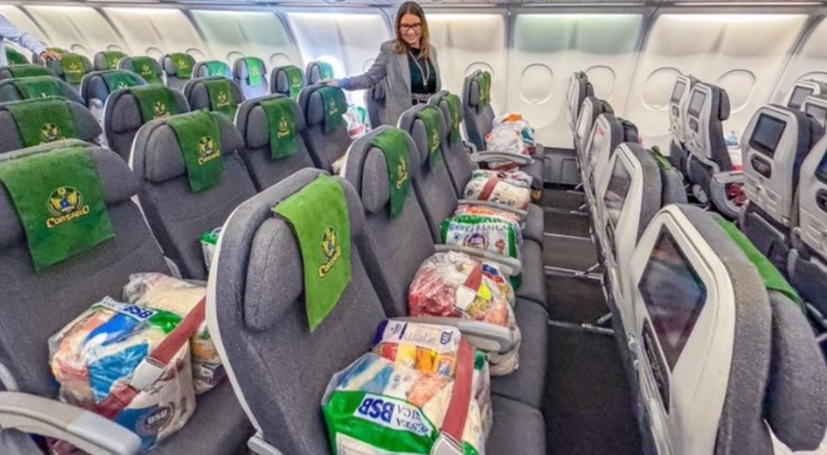 Governo da propaganda… 
Janja tirando foto no avião presidencial com uma cesta básica por poltrona.
Ineficiência do estado + falta de noção da 1ª esbanja