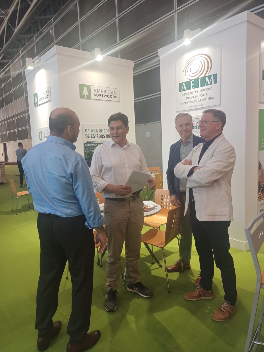 2º dia en <a href="/FIMMA_MADERALIA/">FIMMA-MADERALIA</a> con muchas visitas a nuestro stand. Exponen 27 empresas asociadas del sector de la #industria y distribucion de madera, tableros y derivados. Hasta el 17 de mayo en Valencia,