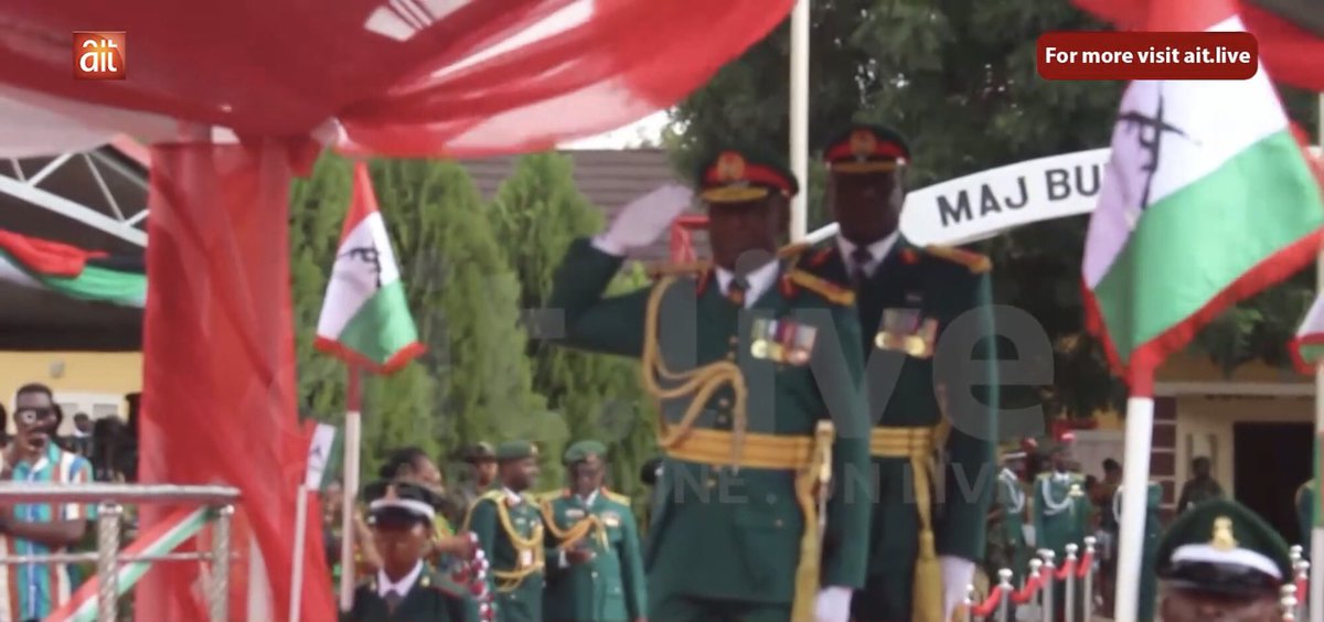 Ceremonial Uniforms Of Formally Designated Commonwealth Army Generals 

NIGERIA

Nearly 32 Years After Brigadier Generals First Emerged, The Incongruence In Uniform Styles Appears To Persist

Brigadier Generals (left) and Major Generals. Spot the difference.