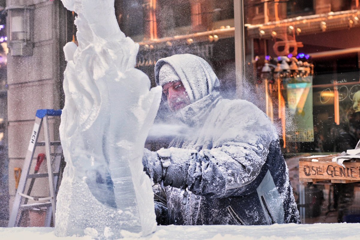 @jasonrowphoto February 8, 2020 4:15pm SparksStreet, Ottawa, Canada. Ice Sculpture during Winterlude festival. -30 shutter was freezing. ISO 1600 1/320 sec f:/5.6 at 50mm with 50mm f:/1.8 lens