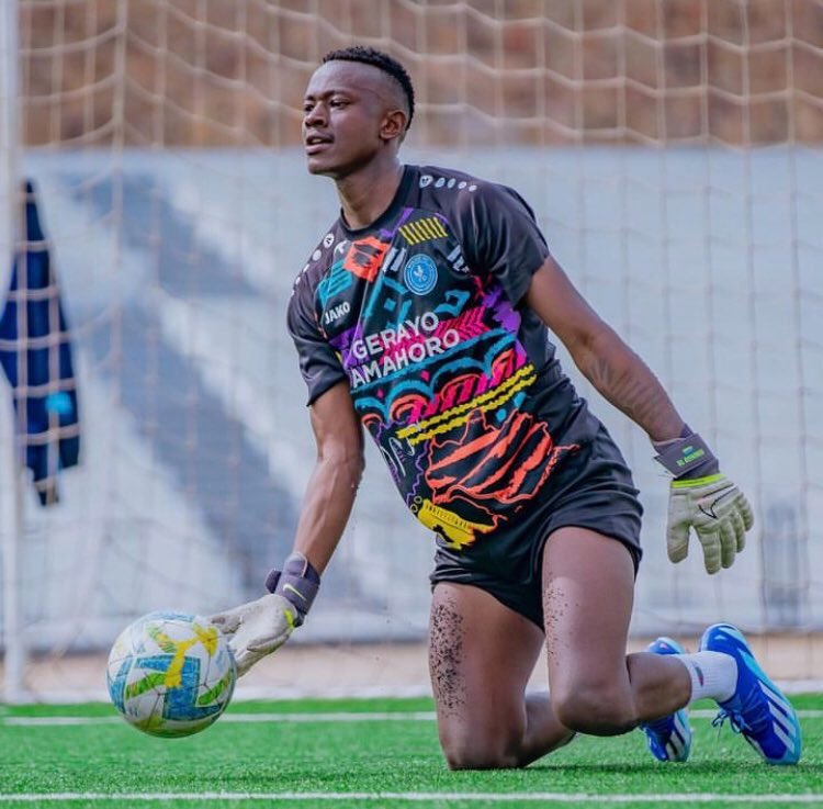 🚨Kwizera Janvier (Rihungu) set to part ways with Rwandan 🇷🇼 Police based club after a period of years. Umunyezamu Rihungu yahisemo gutandukana na Police Fc yari amazemo imyaka 4. #FlashSports