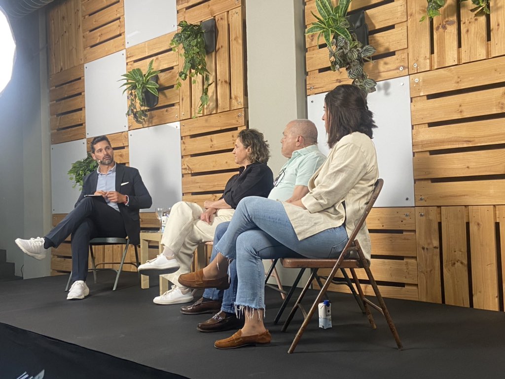 #Vallhebrontalks by <a href="/VHIO/">Vall d’Hebron Institute of Oncology (VHIO)</a> parlant de la importància de la infermeria en els assaigs clínics amb <a href="/lau_bascu/">Laura Bascuñana</a>, Isabel Magallón i el pacient Benvingut en un debat moderat per <a href="/luis_quevedo/">@luisquevedo.bsky.social</a>