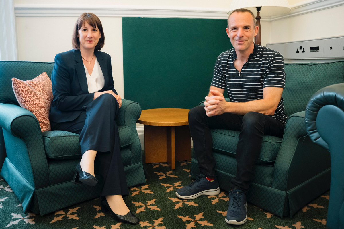I know families are still struggling with the cost of living and mortgage bills. That is why my priority as Chancellor will be to grow the economy so working people are better off. A productive meeting with Martin Lewis today to discuss our plans.