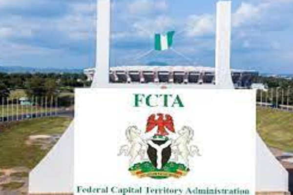 Insecurity, gridlock: FCTA begins massive demolition of Abuja popular market thenationonlineng.net/insecurity-gri…