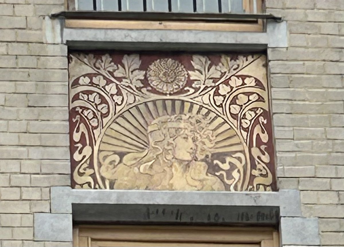 I love a bit of Art Nouveau. This was just from a quick stroll in #Brussels
#artnouveau #architecture 1/3