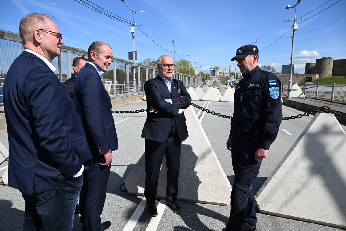 As small countries, #Estonia & #Iceland know very well the importance of defending #freedom. In Narva, the free European border is guarded & protected, while border crossings are organised. This is thanks to the commitment of police, customs & border guard teams.