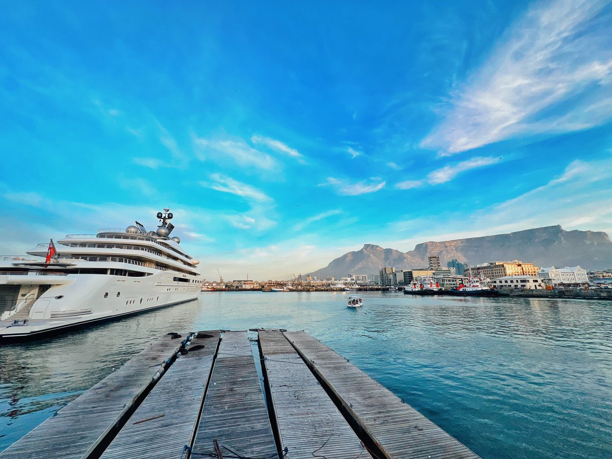 BLUE: The 160m Lürssen Superyacht has docked in Cape Town ⚓️🇿🇦 Blue’s estimated value stands at a breathtaking $600 Million!

#superyachts #blue #megayacht #billionaire