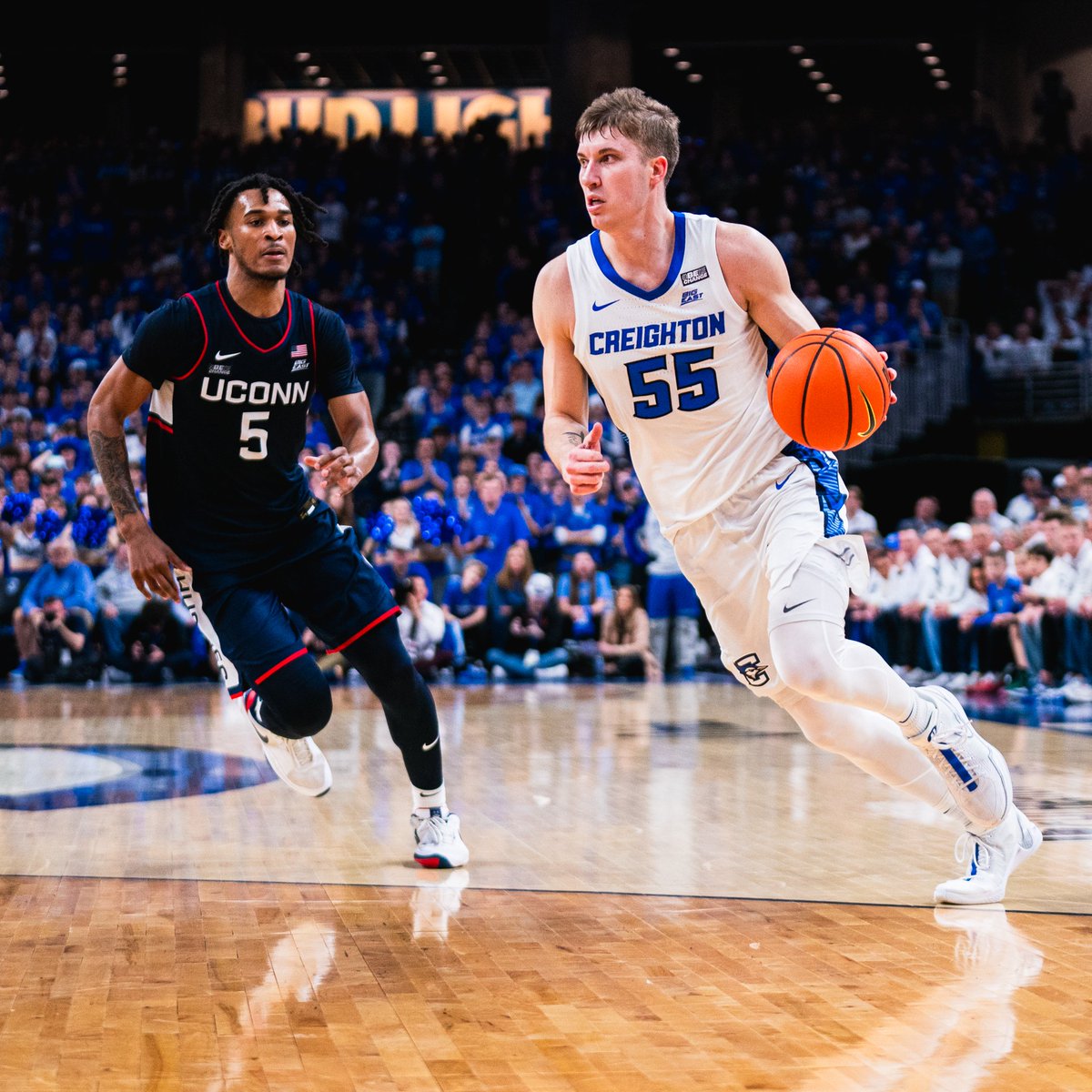 Feels like today is a good one to remind all those scrutinizing the #NBACombine that Baylor Scheierman is the only men's player in Division I history with... 2,000 points (2,233) 1,000 rebounds (1,256) 500 assists (580) 300 three-pointers (356) He easily surpassed all those.