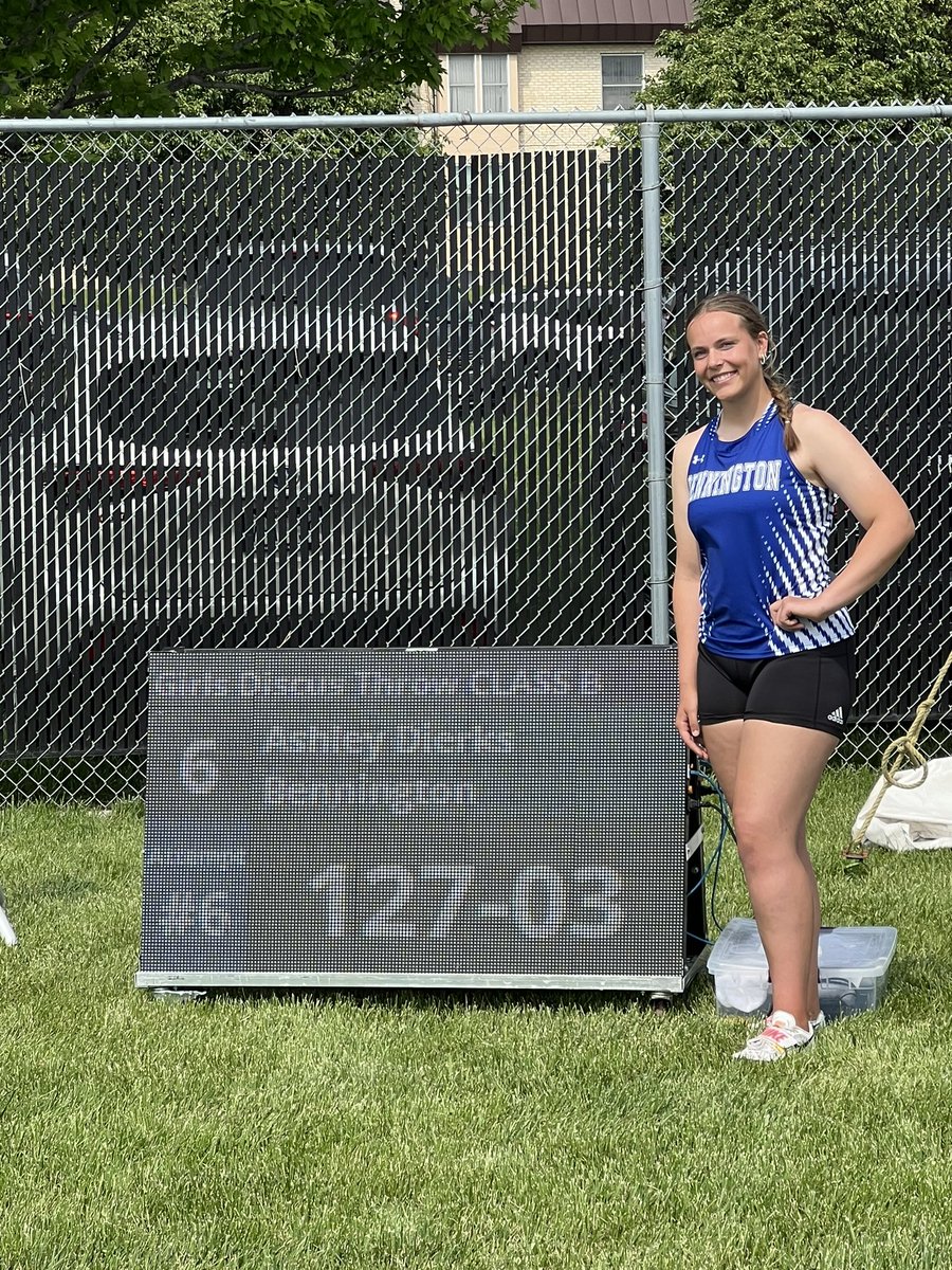 Congrats to Ashley! Starting off the state meet with a 6th place finish in the Discus. What a way to end your career! 💪🏻