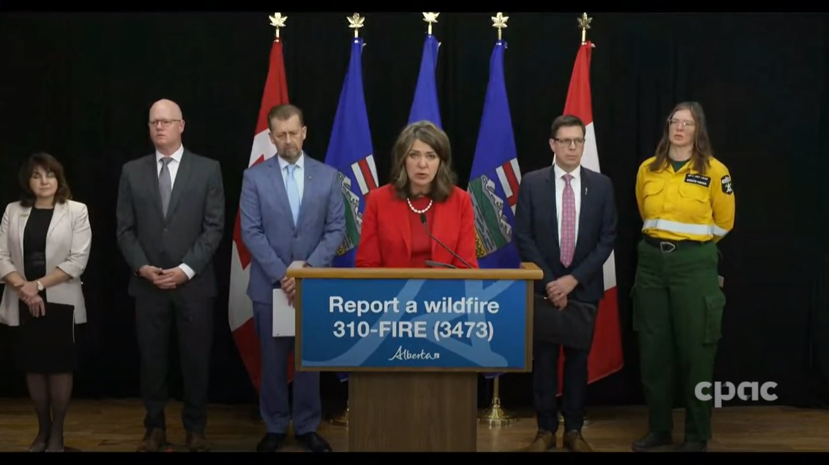 LIVE: Alberta Premier Danielle Smith provides update on wildfire situation ➡️ow.ly/bLQp50RHjFr EN DIRECT : Danielle Smith, PM de l’Alberta, fait le point sur la situation des feux de forêt ➡️ow.ly/MRpE50RHjFt #cdnpoli | #abpoli