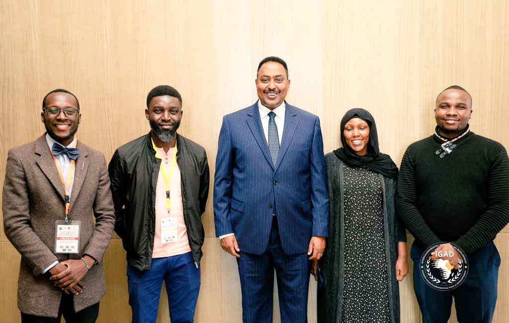 As a young African, I have tall dreams for the continent. Learning from trailblazers willing to mentor us quietly is key. Today, I was honored to meet IGAD's Exec. Secretary H.E. @DrWorkneh during his Nairobi visit & got a photo with media peers. Your leadership inspires us.