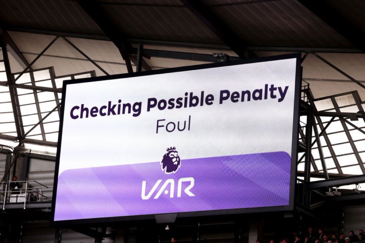 Premier League clubs are set to vote on a proposal to SCRAP VAR from next season. 

🗣️ 

• #PremierLeague 

SocialBoozle.co.uk | Linktr.ee/SocialBoozle | Bit.ly/checkourstore