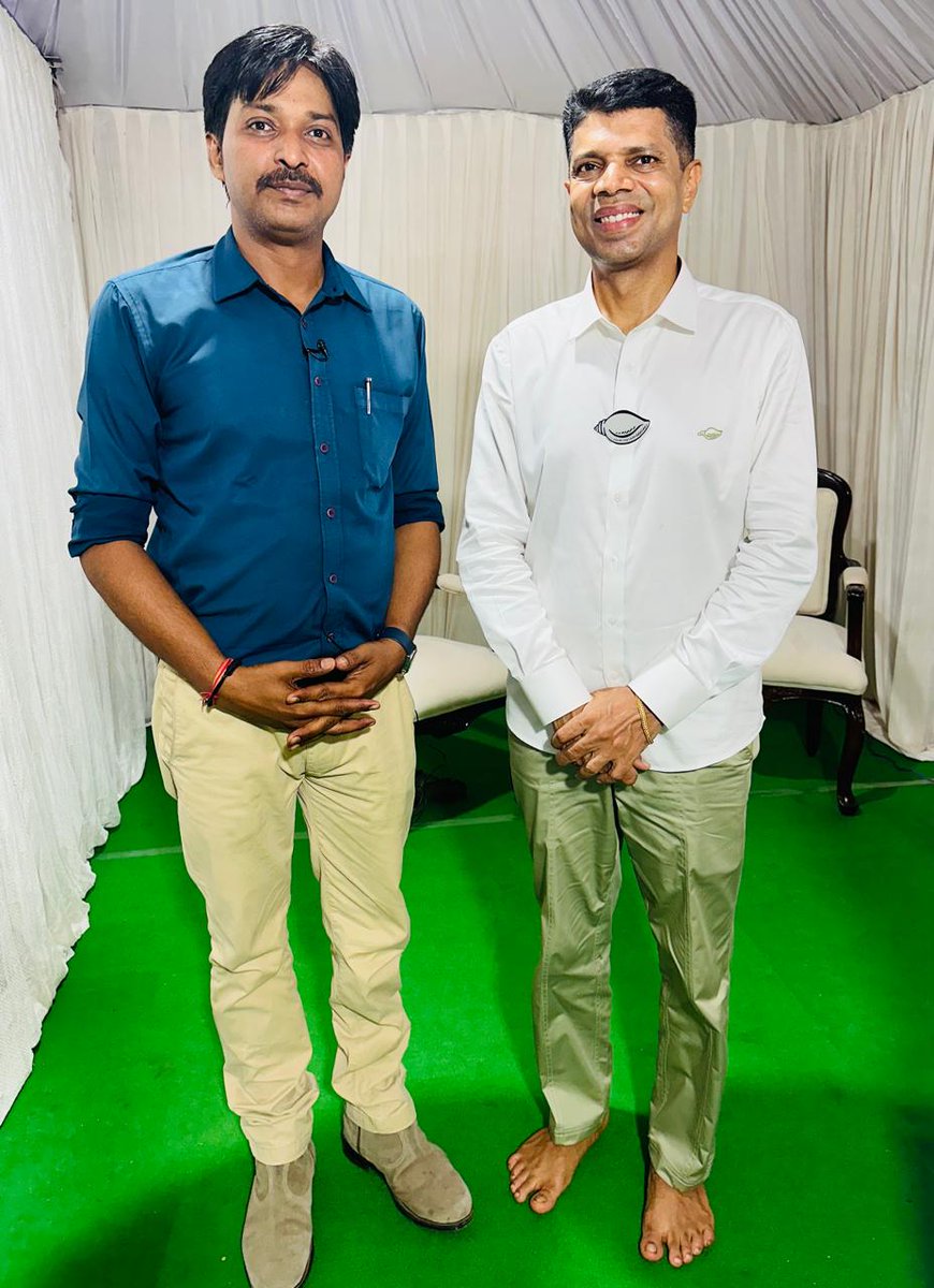 Anand_Journ's tweet image. Met and interviewed @bjd_odisha&apos;s #VKPandian ji, a bureaucrat turned politician. Listen to his interview on @NewsX shortly