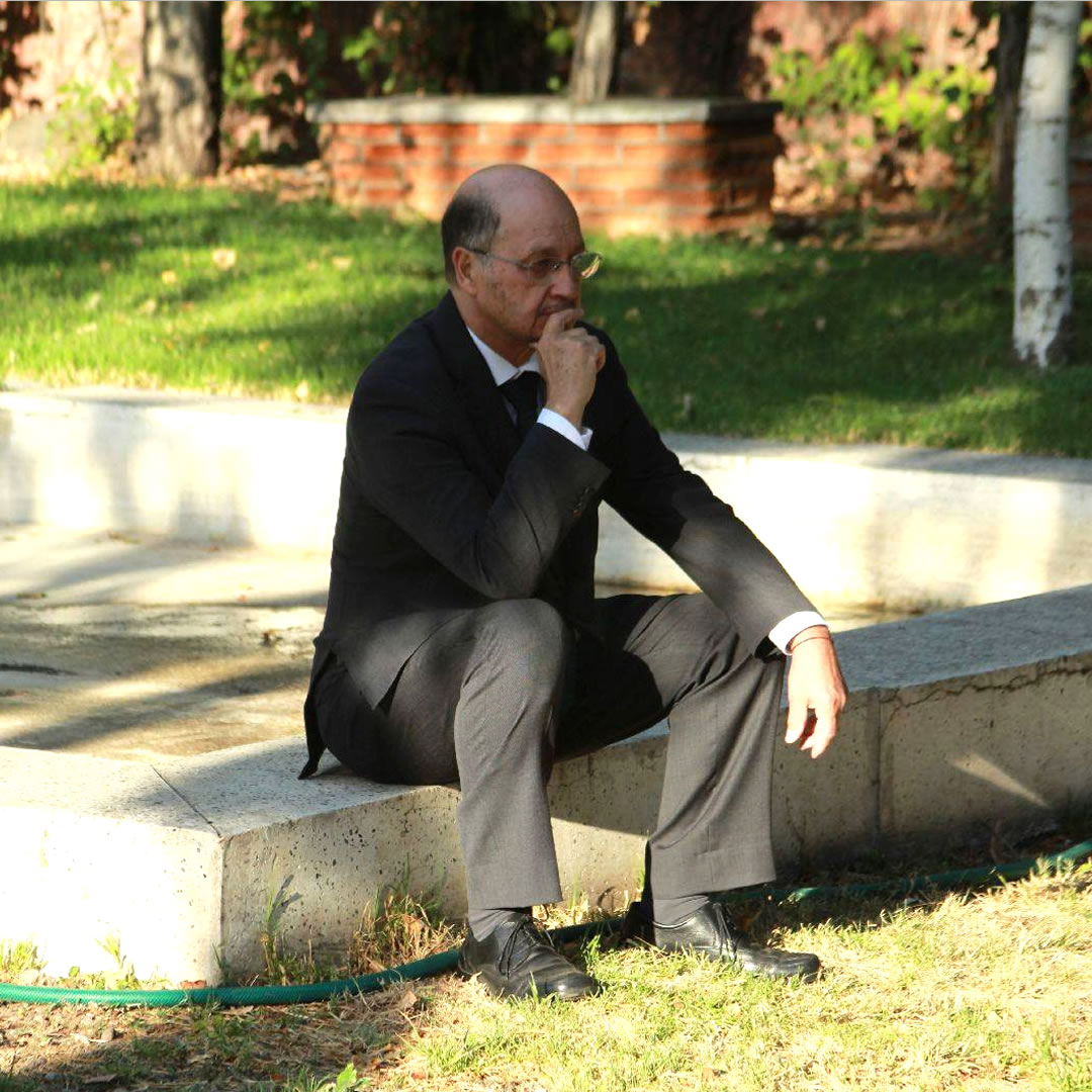 villa_grimaldi's tweet image. Invitación a la "Cátedra itinerante Patricio Bustos Streeter" La cátedra busca fomentar la discusión y reflexión sobre la práctica médica y sus implicancias éticas y sociales y el ineludible compromiso con la defensa y promoción de los derechos humanos.