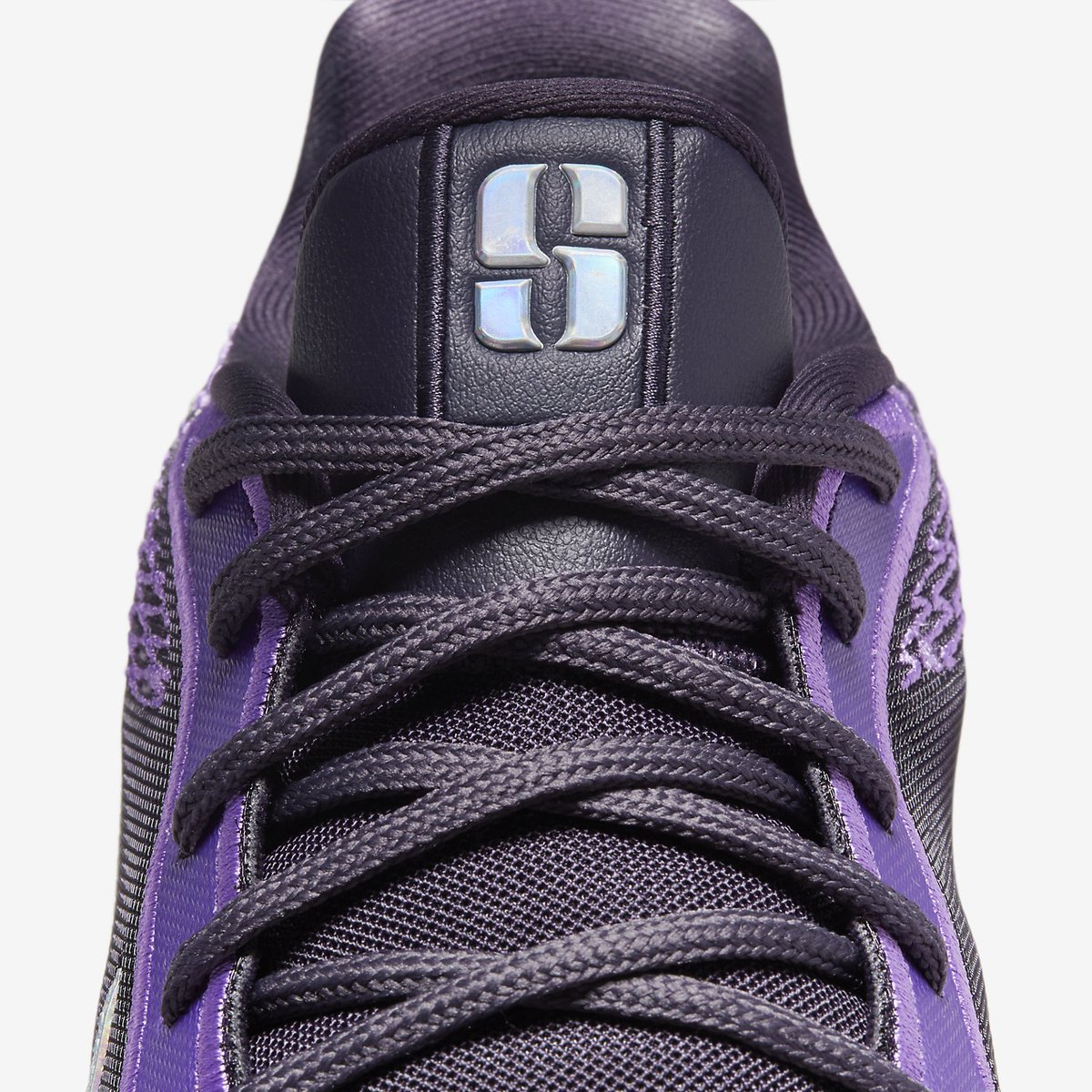 Sneaker Drop tweet media