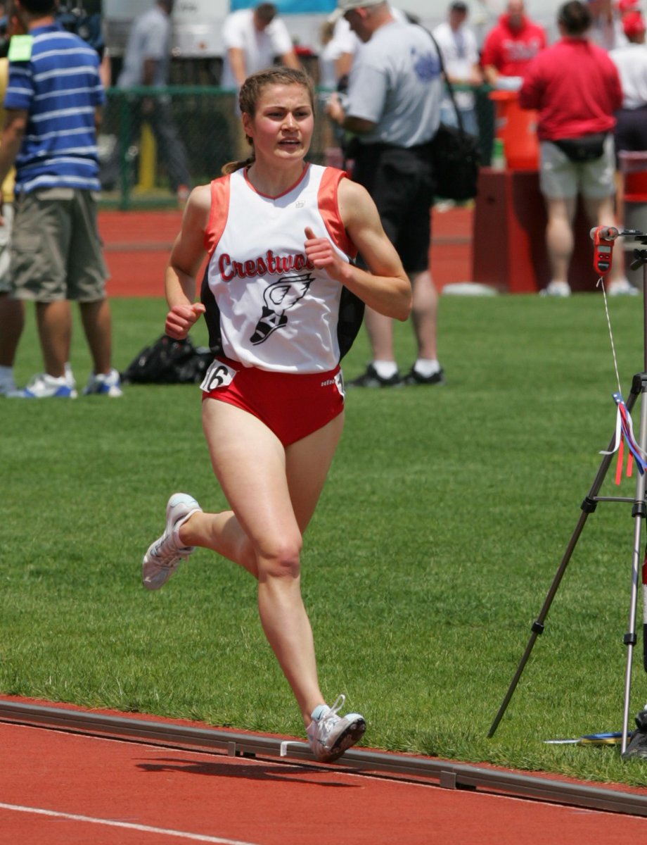 🗓️ThisDateInOHSAAHistory: May 20, 2006 - Mantua Crestwood's Bridget Franek, a 2012 US Olympian, set the still-standing #OHSAA Division II record in the 3200 (10:16.50). Two weeks later, she won the 800, 1600, 3200 and 4x800 relay at the state meet as Crestwood won the team title.