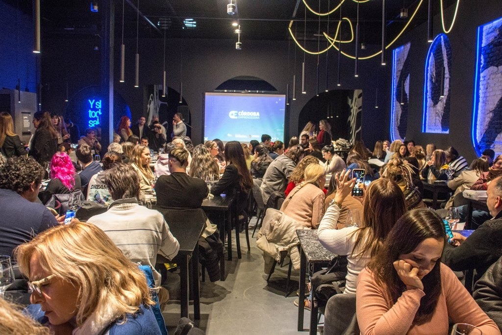 Laura Jure tweet media