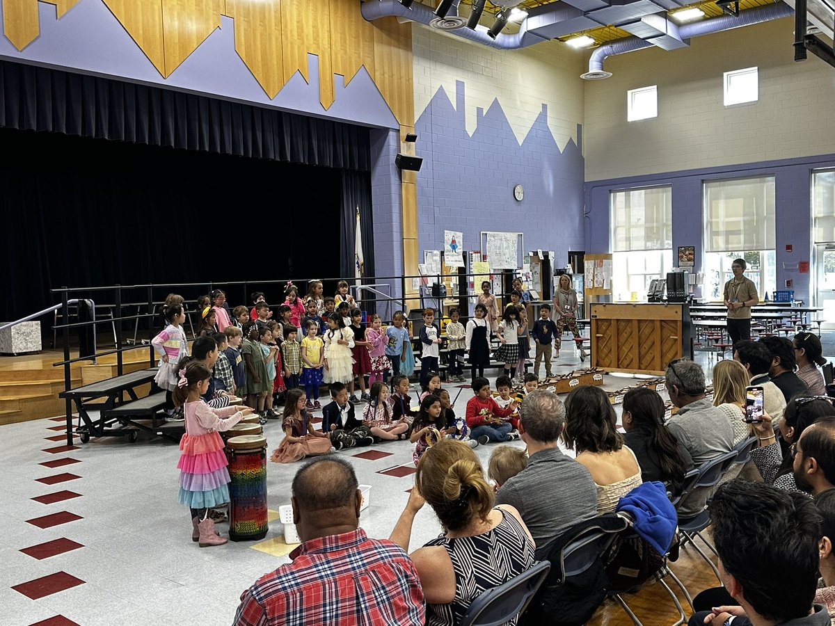 LexPerformArts's tweet image. FABULOUS job to the Harrington kindergarten for their spring concert and our Bowman 1st grade for their operetta! THIS is why the arts matter - it brings out the best in us! Congrats Mr. Stephan, Ms. London, &amp;amp; Ms. Skumin! @lexingtonsuper @NotesByMrsC @CorduckJenny @Hawk_Principal