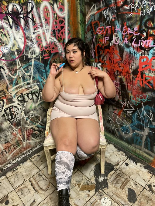 Often fashionably late 🥰😘 https://t.co/gElbiL9KOI<a href="/tag/cowprint"class="tags"><span>#cowprint</span></a><a href="/tag/thundathighs"class="tags"><span>#thundathighs</span></a><a href="/tag/nsfw420"class="tags"><span>#nsfw420</span></a>