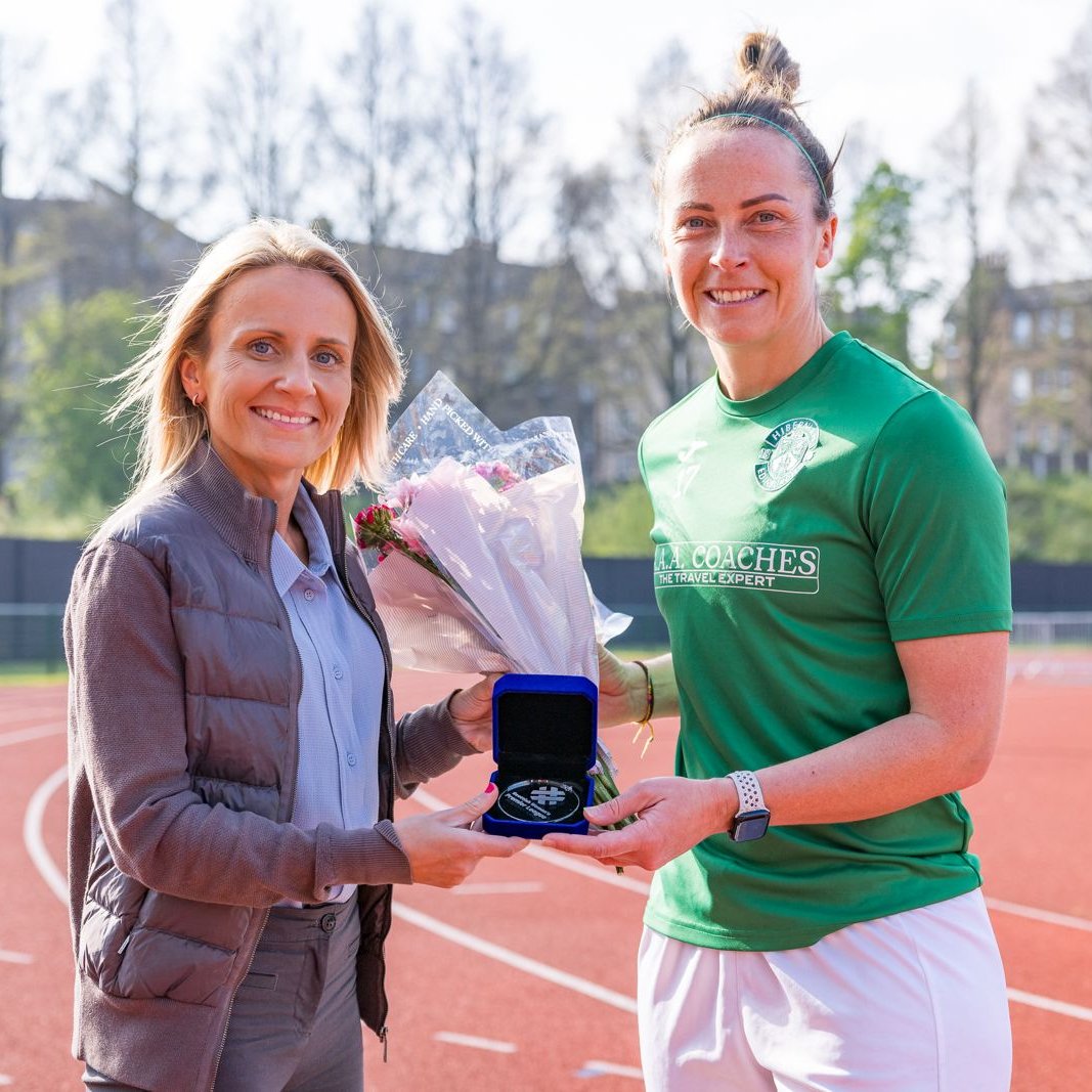 A legend of the league 🫡 Joelle Murray was presented with a gift by Fiona McIntyre, managing director of the SWPL, before today's game 🤝 🎁 @JLMurray17