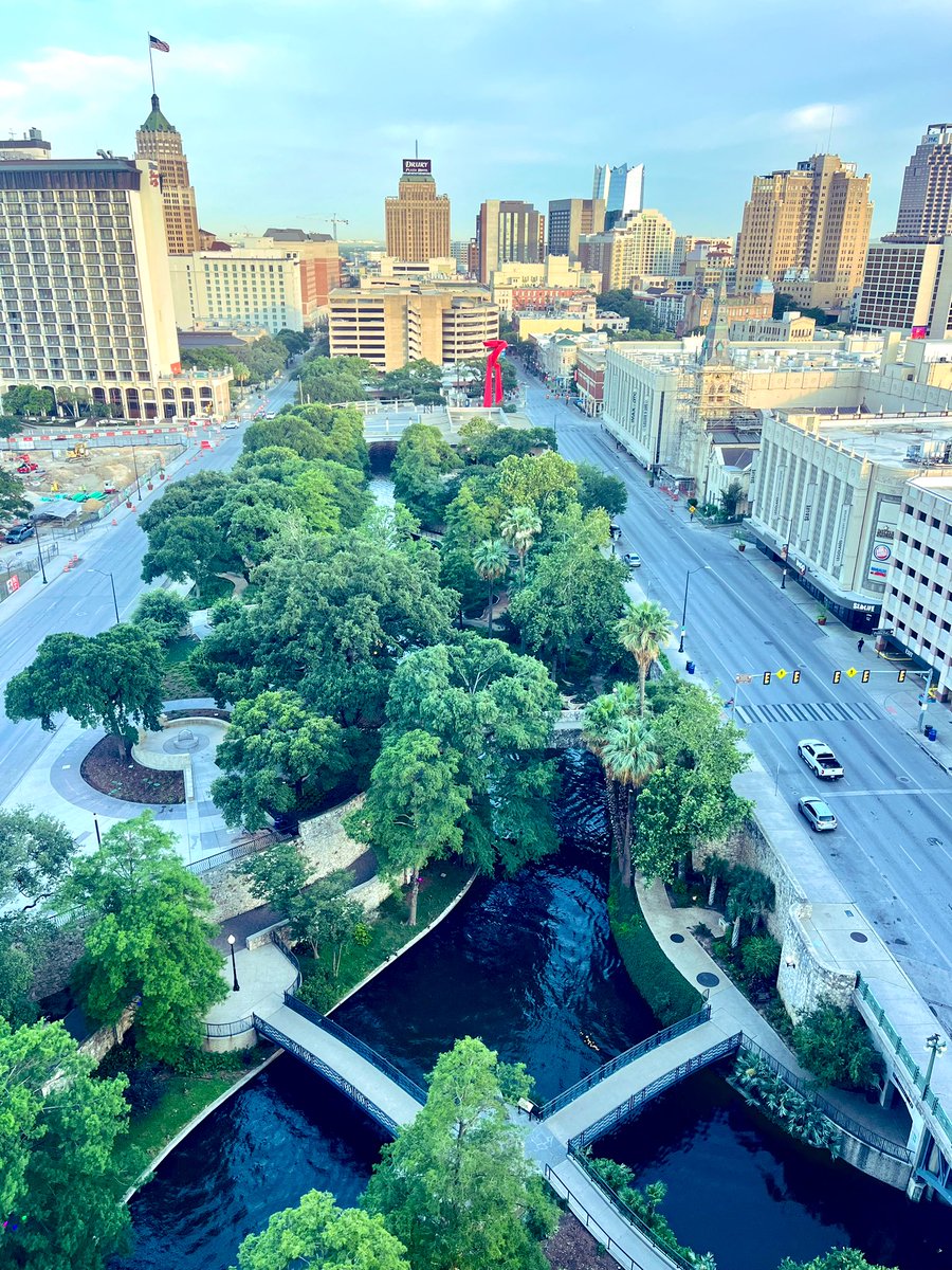 Great couple of days at @GoUTRGV’s first @SouthlandSports meetings in San Antonio✌🏼 The Vaqueros appreciate the warm welcome to the league. Tremendous group of aligned administrators & conference staff - hats off to Commissioner Grant & his team! #RallyTheValley #EarnedEveryday