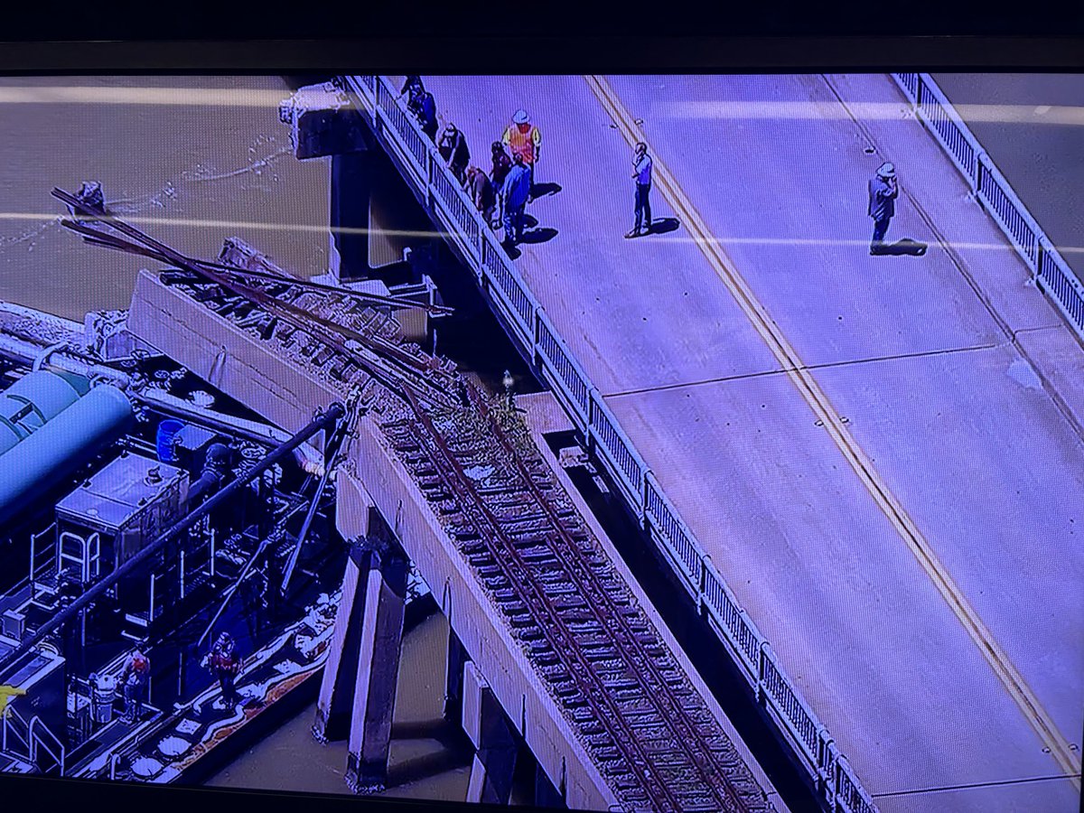 Galveston’s Pelican Island Bridge struck by a barge this morning #ABC13 developing
