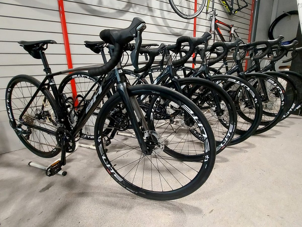 US PRESENTEM LES NOVES BICICLETES DE LLOGUER:
Es tracta del model Quartz de la marca BH. 
Pots veure les noves condicions de lloguer a la nostra web:
esportissim.com/ca/content/31-…

#cycling #bike #cyclinglife #bikelife #mtblove #bicicleta
#cyclingphotos #cyclingshots #cyclist #bici