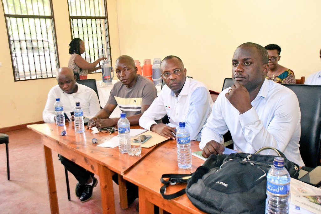 BMineagrie's tweet photo. Du 15 au 16 mai 2024 se tient un atelier de validation des données de la #COMIFAC pour la campagne 2023.
Cet atelier regroupe les membres de la coordination nationale de COMIFAC,les représentants des Ministères sectoriels et toutes les parties prenantes qui utilisent ces données. https://t.co/uJqR3B2KjY