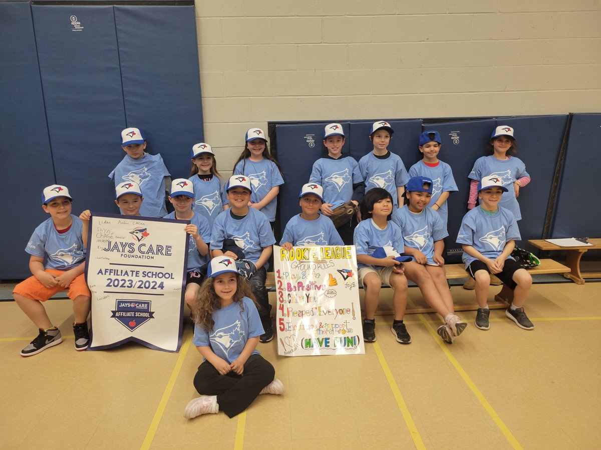 Our Jays Care Athletes received their t-shirts and hats today! They're all ready to go! #letsplayball <a href="/MastrangeloMary/">Mary Mastrangelo</a> <a href="/HOFAM_DPCDSB/">Holy Family DPCDSB</a> <a href="/BlueJays/">Toronto Blue Jays</a> <a href="/JaysCare/">Jays Care Foundation</a>