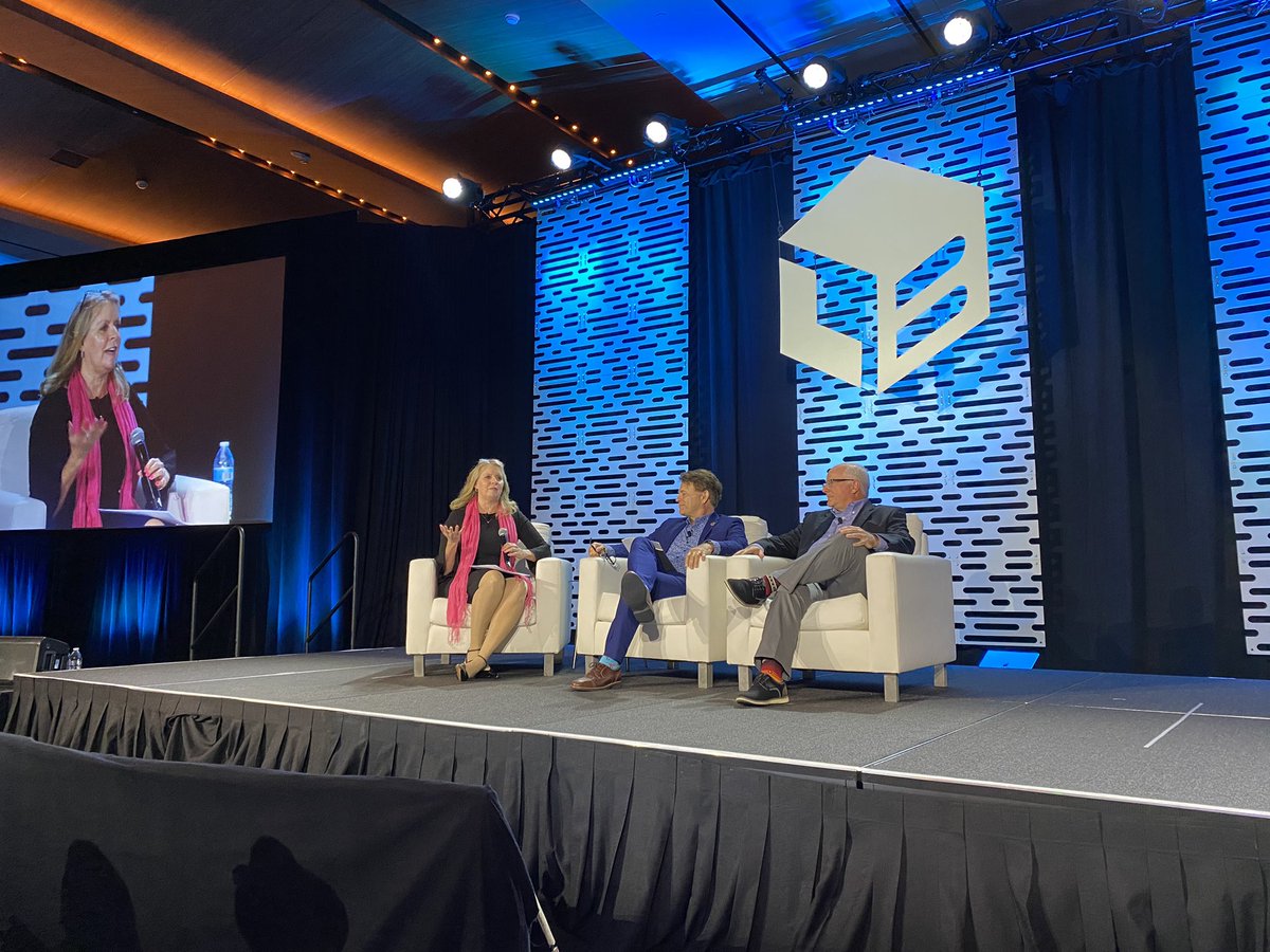 LightBoxRE's tweet photo. Our final session of #PRISM24 is kicking off with Dana Wagner and Jeff Garvin. They’ll share how technology is reshaping traditional processes, the impact of climate risk, and strategic responses to top #CRE challenges https://t.co/SMzTjUAY5V