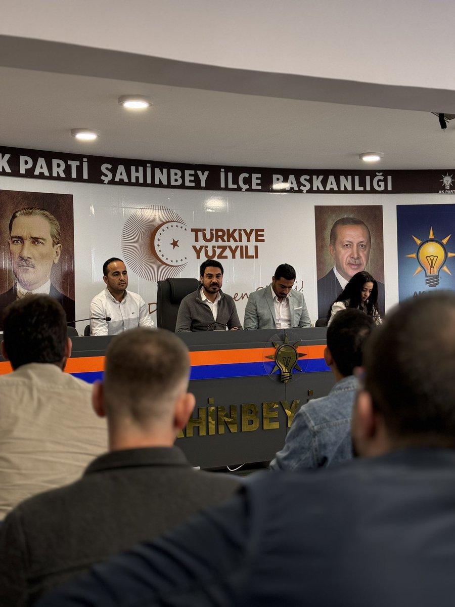 ToremisogluAli's tweet photo. Haftalık Olağan Yönetim Kurulu Toplantımızı,Yönetim Kurulu Üyelerimiz İle Birlikte Gerçekleştirdik. 

Rabbim toplantımızı hayırlara vesile kılsın inşallah🤲 https://t.co/Lh05H8fZ2Y