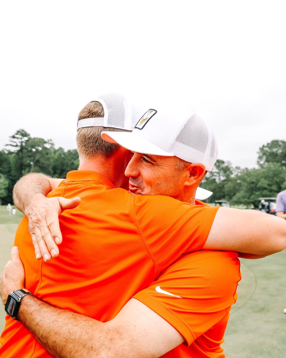 Head Coach Jordan Byrd embracing Calahan after his birdie on No. 18!

This is Coach Byrd’s first regional championship and Clemson’s eighth in program history - its first since 2004!