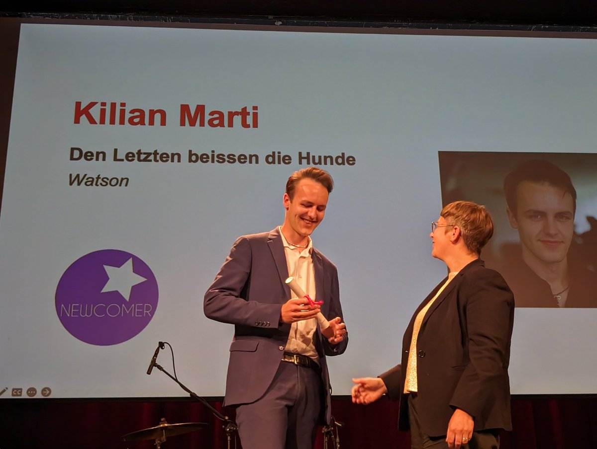 ZJP (@zjpreis) on Twitter photo Kilian Marti gewinnt den Newcomer Preis für seine Reportage "Den letzten beissen die Hunde" erschienen bei <a href="/watson_news/">watson News</a>. Wir gratulieren ganz herzlich! Die Laudatio hielt Doris Keck Stv. Chefredakteurin von <a href="/chmediaag/">CH Media</a> <a href="/ZJPreis/">Zürcher Journalistenpreis (ZJP)</a> Kilian Marti gewinnt den Newcomer Preis für seine Reportage "Den letzten beissen die Hunde" erschienen bei <a href="/watson_news/">watson News</a>. Wir gratulieren ganz herzlich! Die Laudatio hielt Doris Keck Stv. Chefredakteurin von <a href="/chmediaag/">CH Media</a> <a href="/ZJPreis/">Zürcher Journalistenpreis (ZJP)</a>