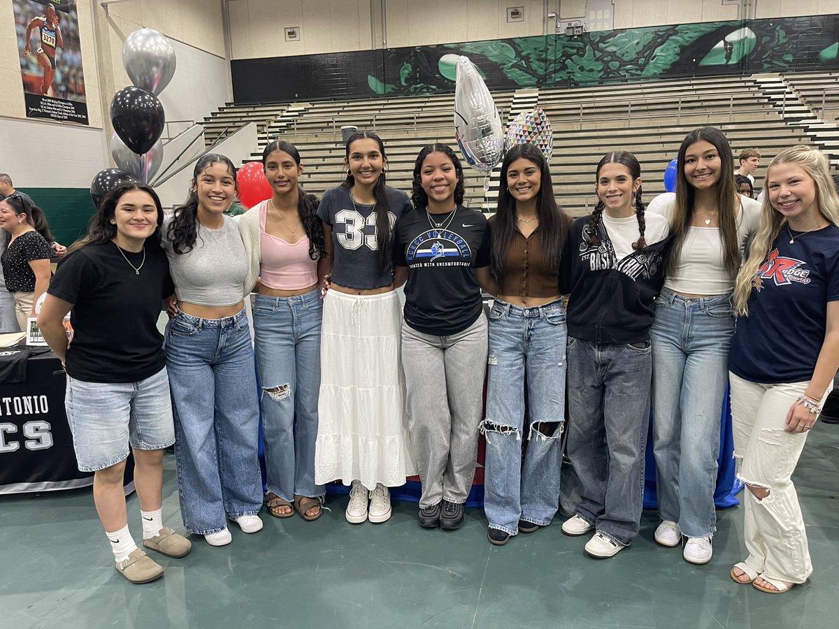 swisd_swhsvb's tweet image. Shout out to Senior Setter, Briazia Osborne, for signing to play at Kansas City Community College! We are so proud of you, Bri! #DragonVB #Grit