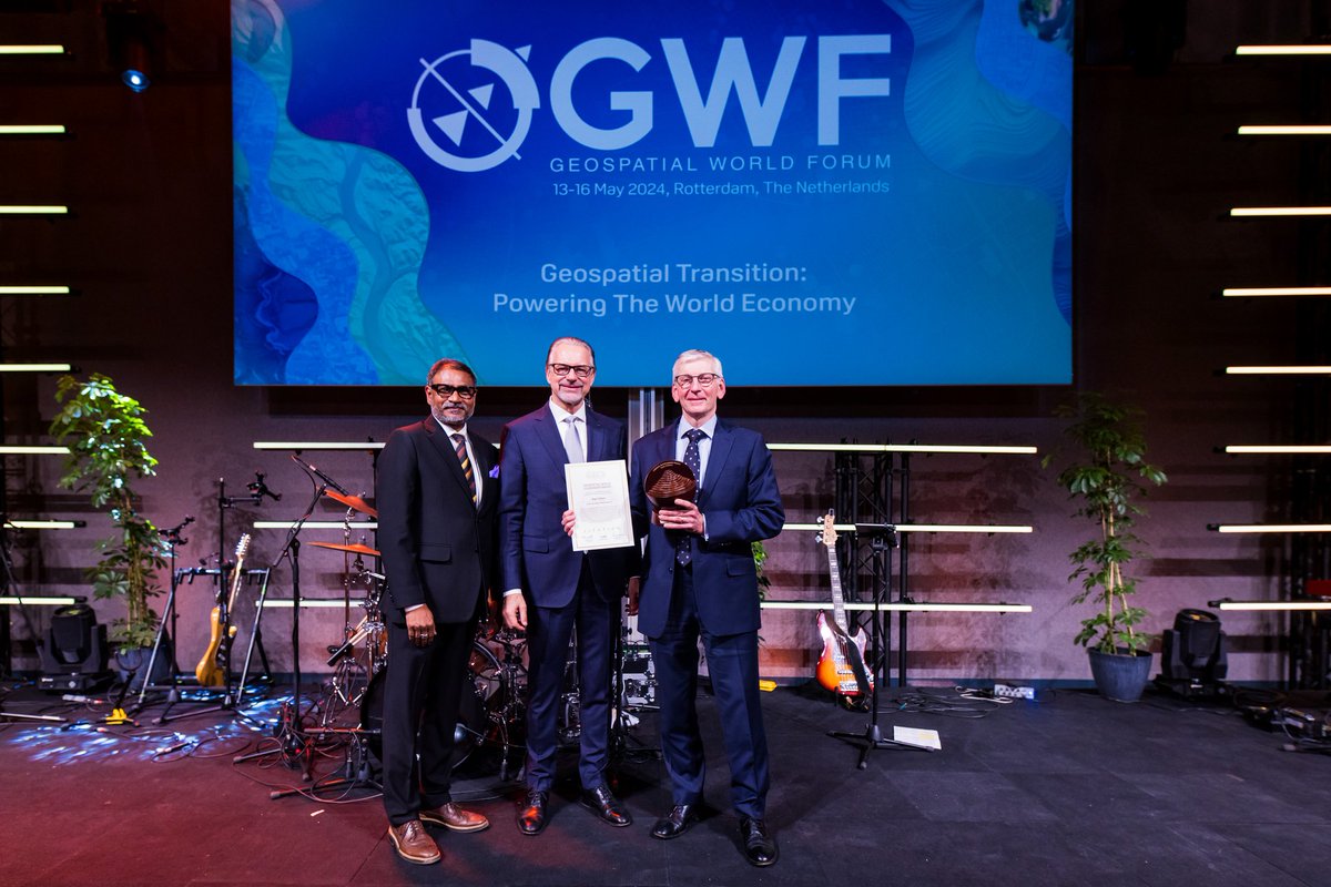 Geospatial World (@geospatialworld) on Twitter photo #GWF2024 | The Geospatial World Forum presented its annual Geospatial Leadership Awards today at GWF 2024 on May 14th.
The Lifetime Achievement Award was given to <a href="/NigelClifford1/">Nigel Clifford</a>, President, <a href="/RGS_IBG/">Royal Geographical Society (with IBG)</a> for his transformative leadership role as CEO of <a href="/OrdnanceSurvey/">Ordnance Survey</a>, elevating #GWF2024 | The Geospatial World Forum presented its annual Geospatial Leadership Awards today at GWF 2024 on May 14th.
The Lifetime Achievement Award was given to <a href="/NigelClifford1/">Nigel Clifford</a>, President, <a href="/RGS_IBG/">Royal Geographical Society (with IBG)</a> for his transformative leadership role as CEO of <a href="/OrdnanceSurvey/">Ordnance Survey</a>, elevating