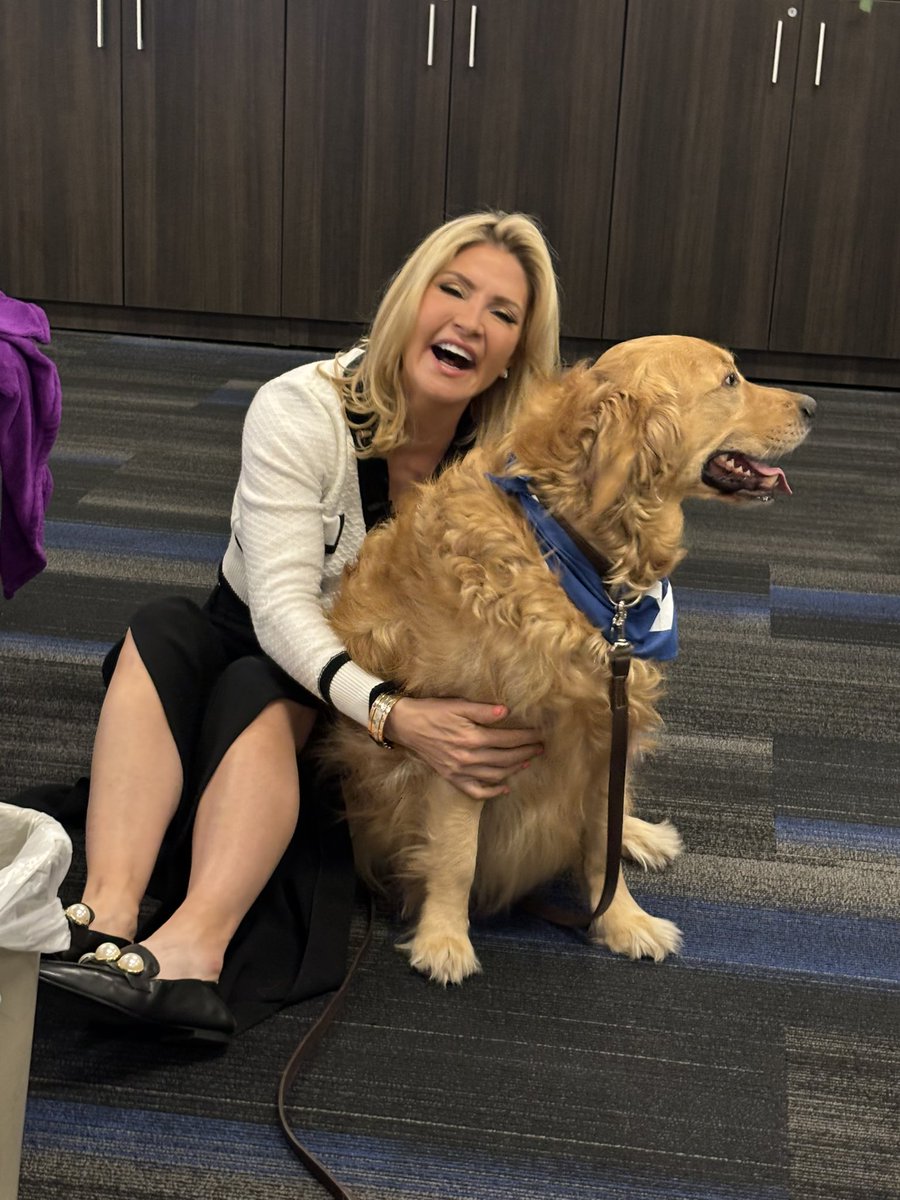 PUPPY LOVE
We've been in need of some comfort so @TheWendyBurch brought in her dog Murphy Brown.